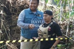 photo_6059710641884739532_y