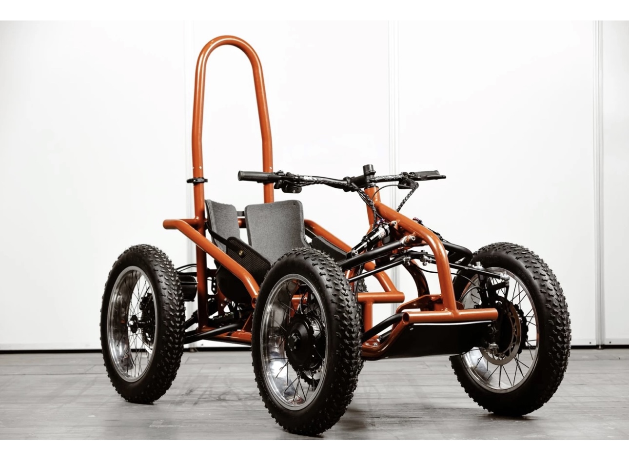 INOVASI KURSI RODA LISTRIK YANG MEMBUKA AKSES UNTUK BISA BERPETUALANG DI ALAM BEBAS