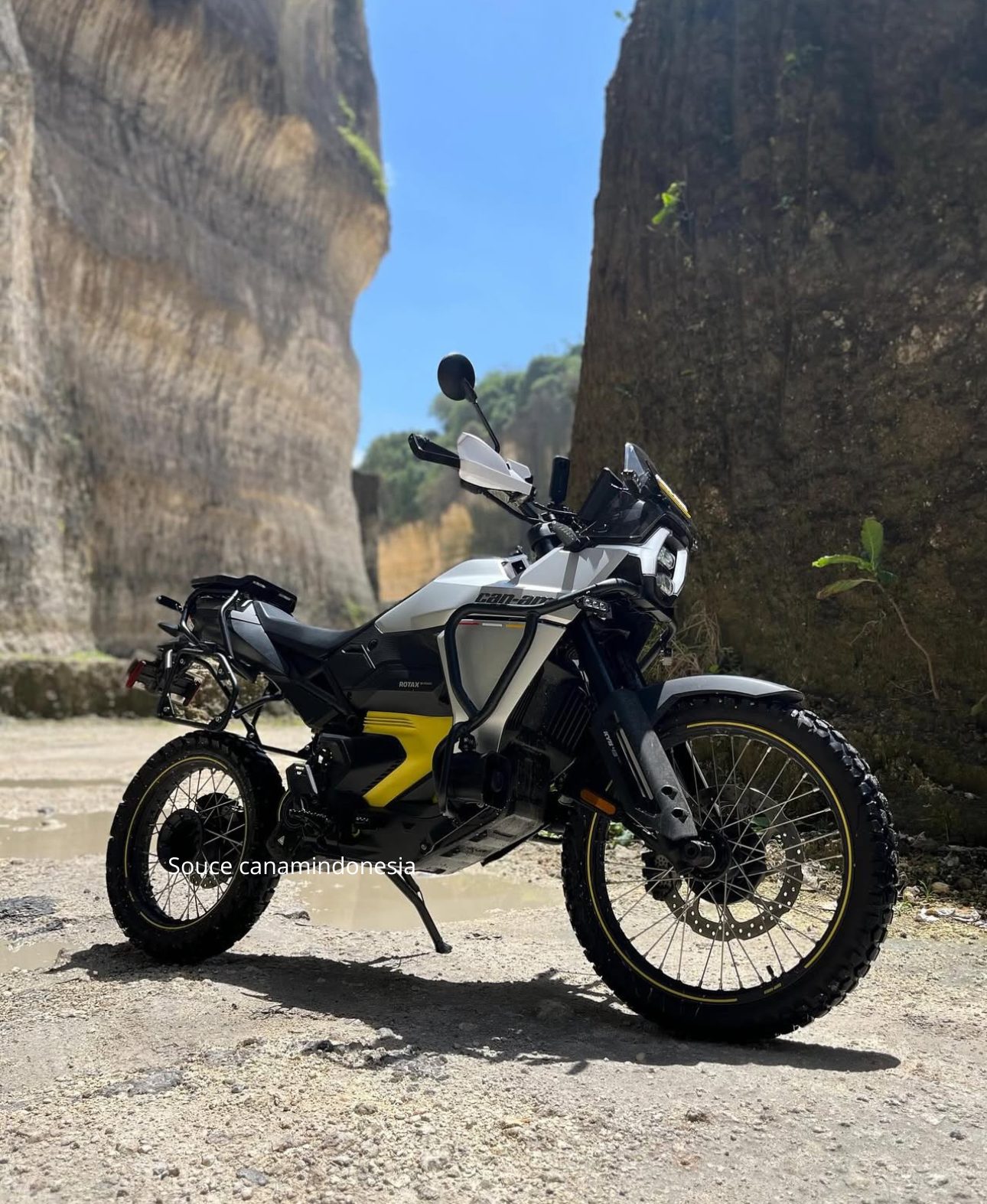 KEBANGKITAN LEGENDA TRAIL KANADA DALAM ERA MOTOR LISTRIK