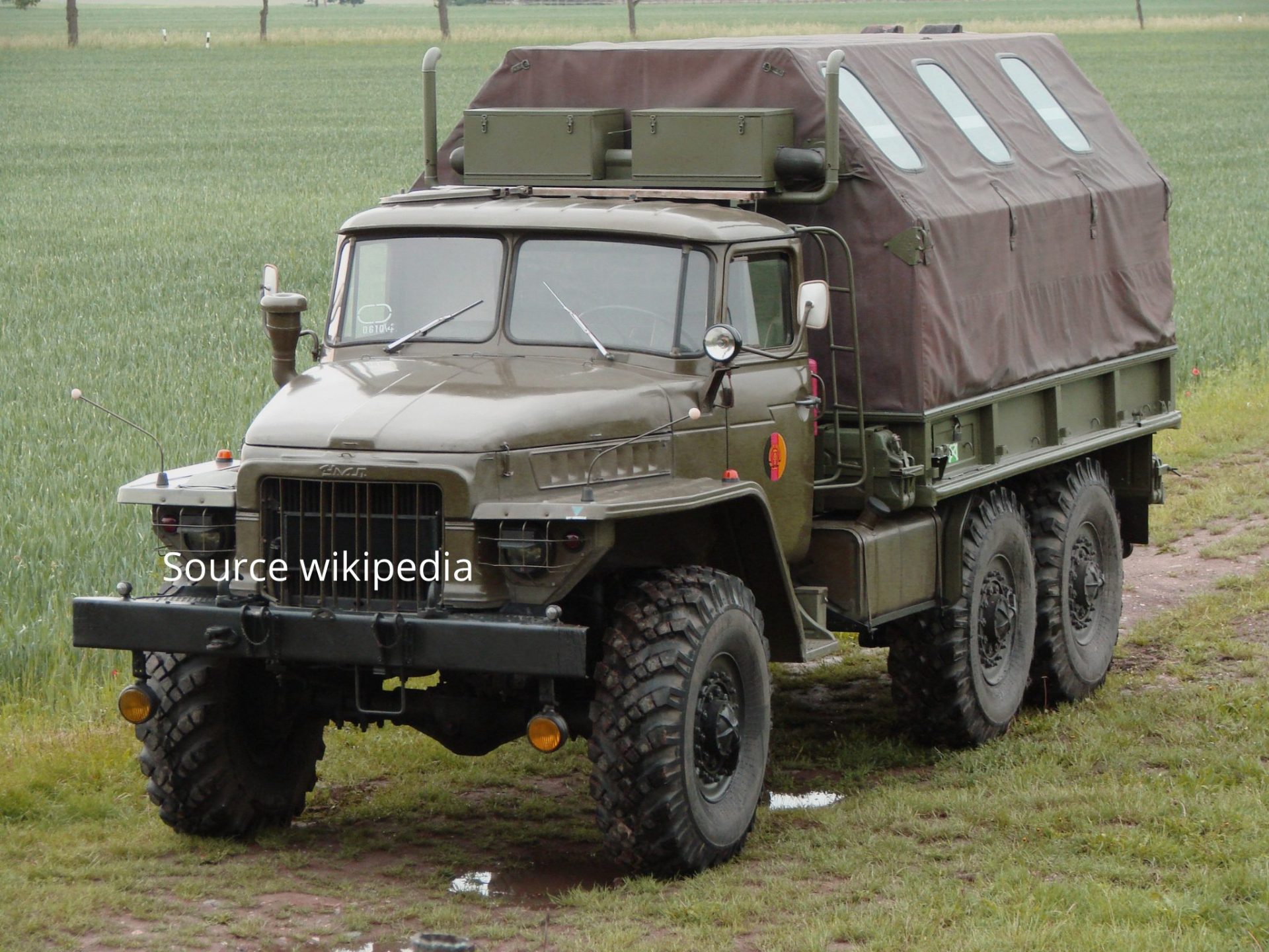 TRUK LEGENDARIS RUSIA YANG TANGGUH DI MEDAN EKSTREM