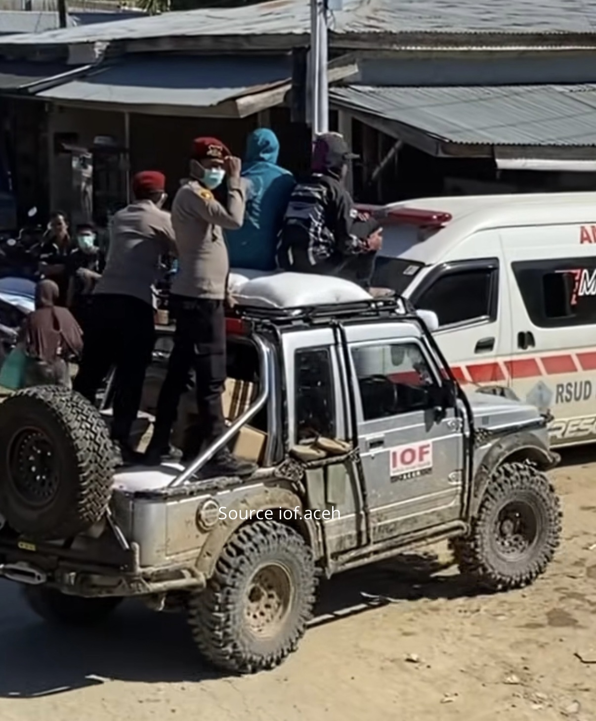 IOF BERGERAK CEPAT TURUN MEMBANTU MUSIBAH DI SUMATERA